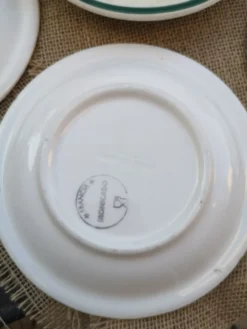 Lot d'assiettes en céramique
