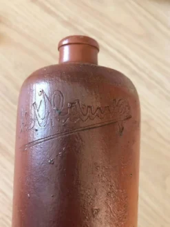 Lot de 5 anciennes bouteilles en grès émaillé