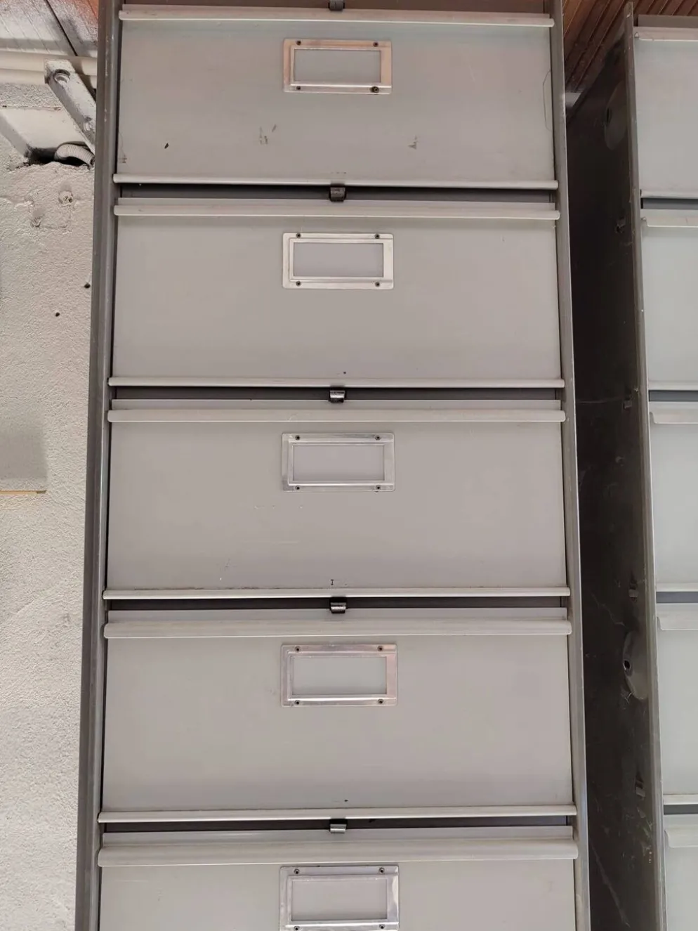 Lot de 2 armoires/étagères en fer industriel (vintage)