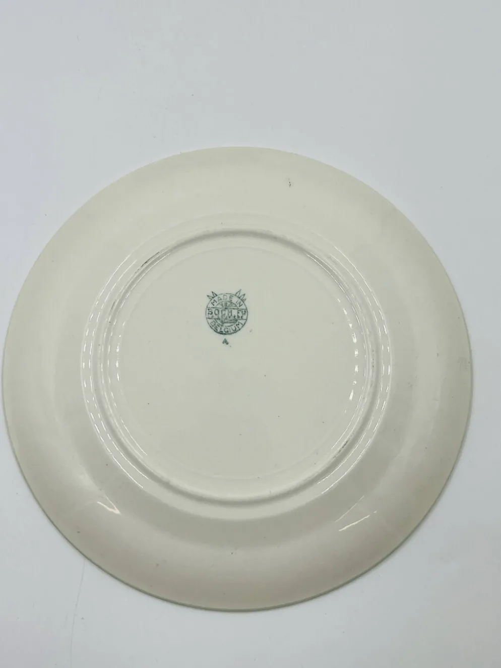 Lot de 7 assiettes a dessert Boch Frères
