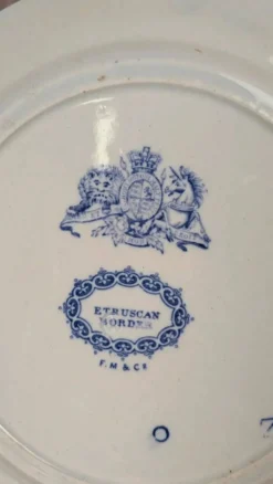 Lot de 4 assiettes anglaises anciennes – modèle Etruscan Border