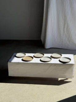 Lot de 6 assiettes artisanales en grès émaillé beige et brun D20 H3