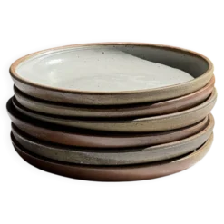 Lot de 6 assiettes artisanales en grès émaillé beige et brun D20 H3