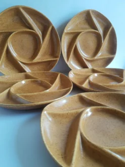 Lot de 5 assiettes à compartiments en gres Longchamp vintage