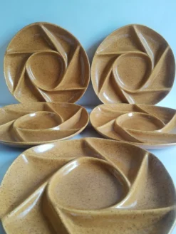 Lot de 5 assiettes à compartiments en gres Longchamp vintage