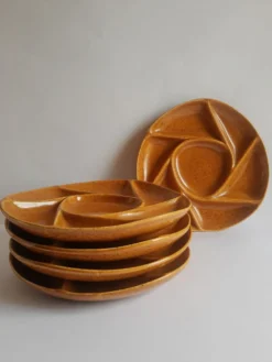 Lot de 5 assiettes à compartiments en gres Longchamp vintage