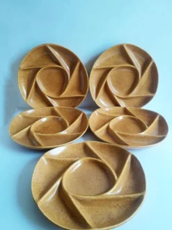 Lot de 5 assiettes à compartiments en gres Longchamp vintage