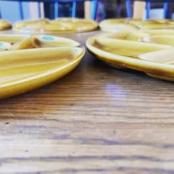 Lot de 9 assiettes à compartiments Gien