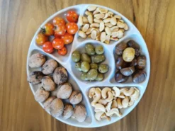 Lot de 17 assiettes compartimentées anciennes Gien
