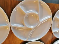 Lot de 17 assiettes compartimentées anciennes Gien