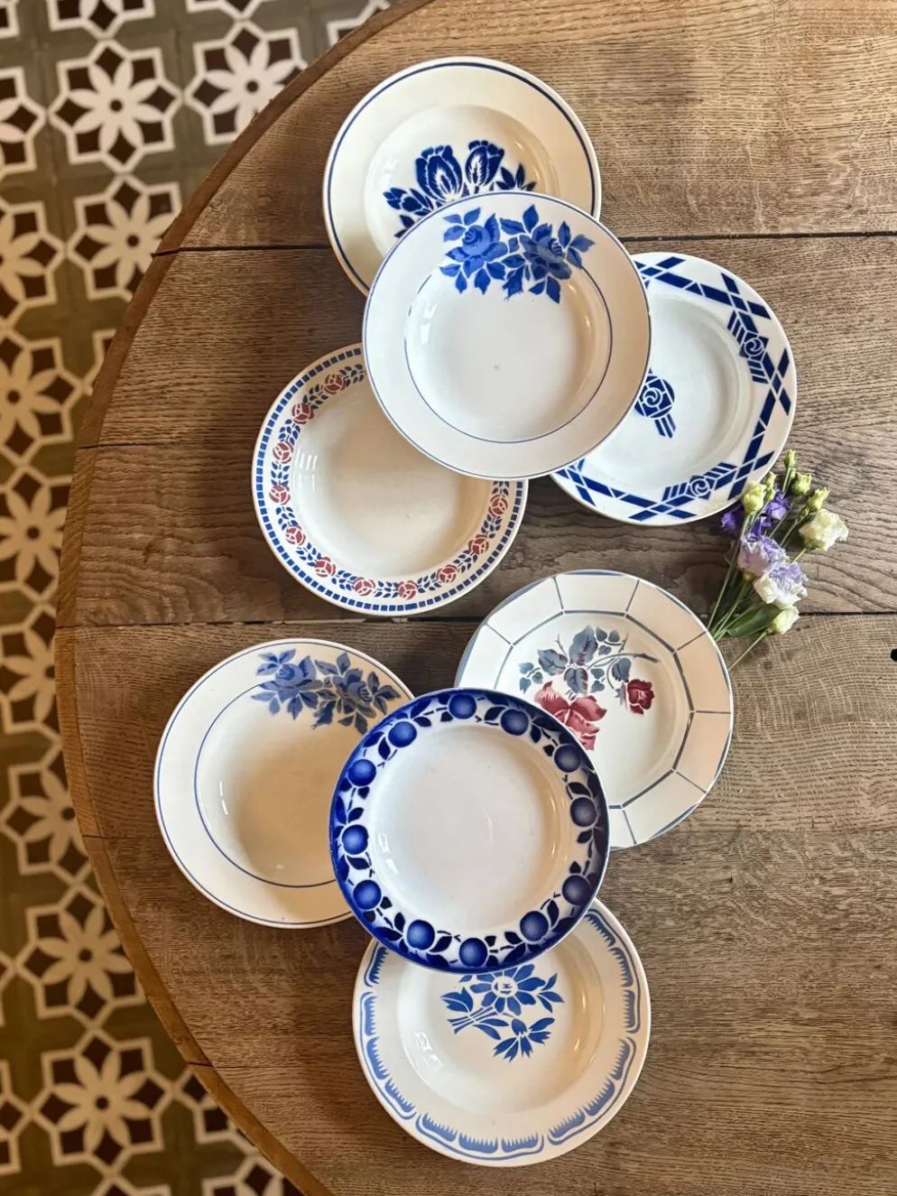 lot de 8 assiettes creuses anciennes dépareillées (L5)