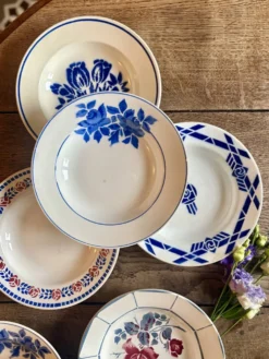lot de 8 assiettes creuses anciennes dépareillées (L5)
