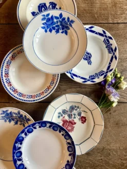 lot de 8 assiettes creuses anciennes dépareillées (L5)