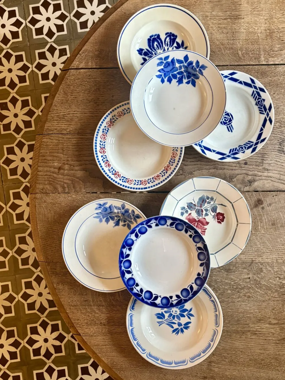 lot de 8 assiettes creuses anciennes dépareillées (L5)