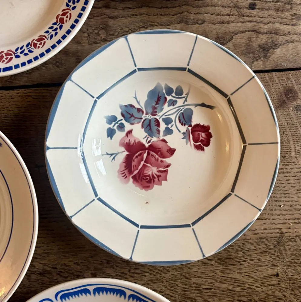 lot de 8 assiettes creuses anciennes dépareillées (L5)