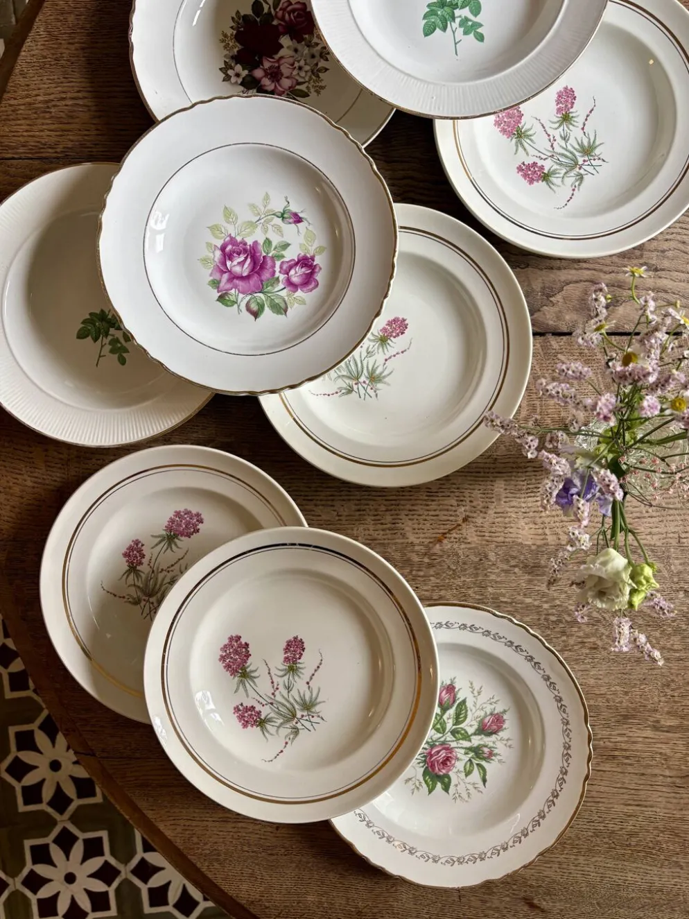 Lot de 10 assiettes creuses anciennes dépareillées