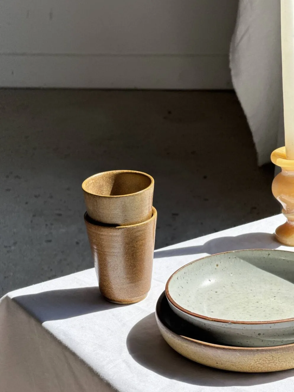 Lot de 6 assiettes creuses artisanales en céramique émaillée beige D19,5 H4