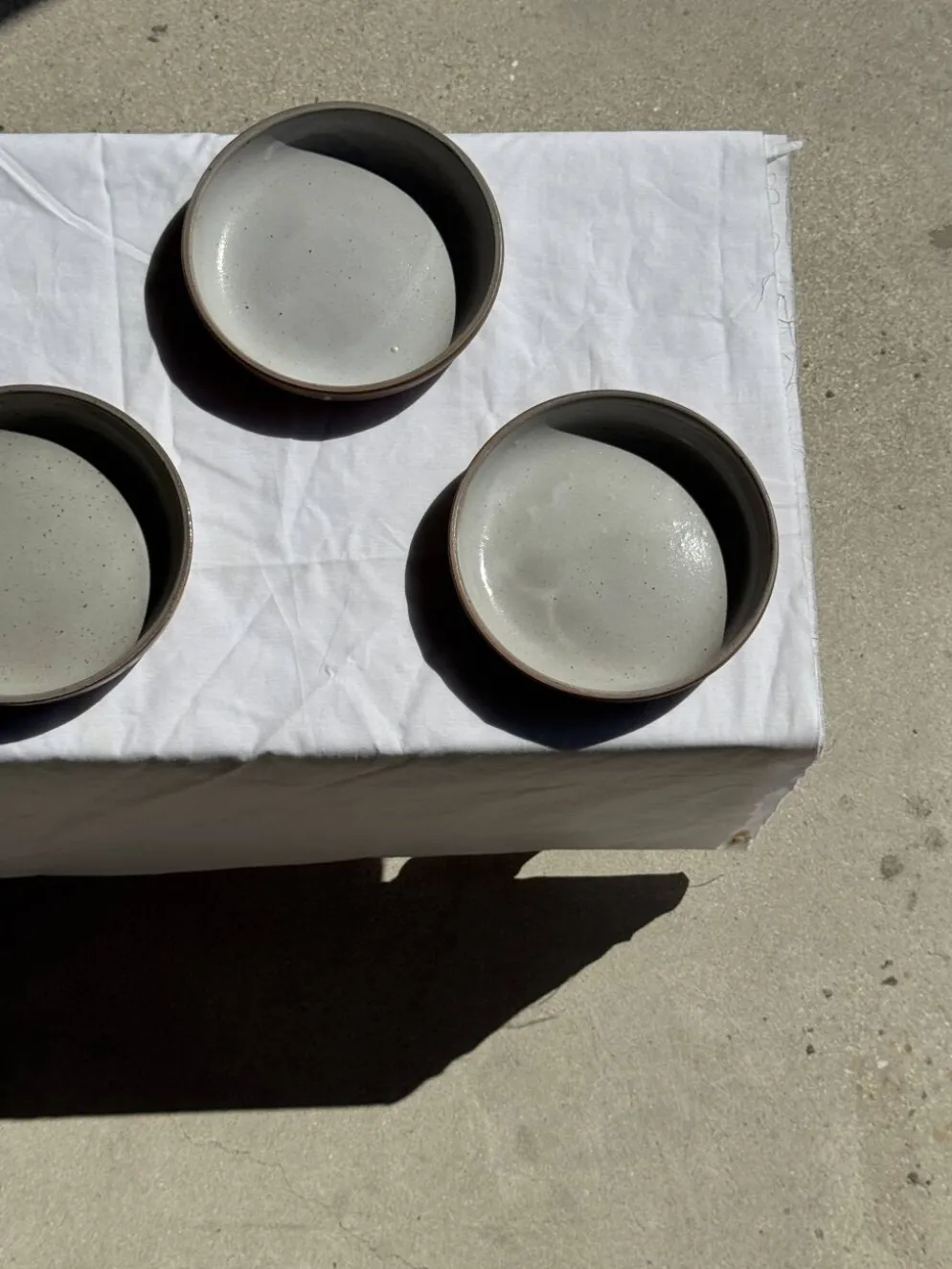 Lot de 6 assiettes creuses artisanales en céramique émaillée beige D19,5 H4