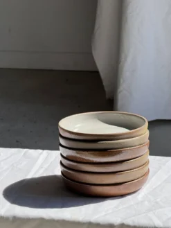 Lot de 6 assiettes creuses artisanales en céramique émaillée beige D19,5 H4