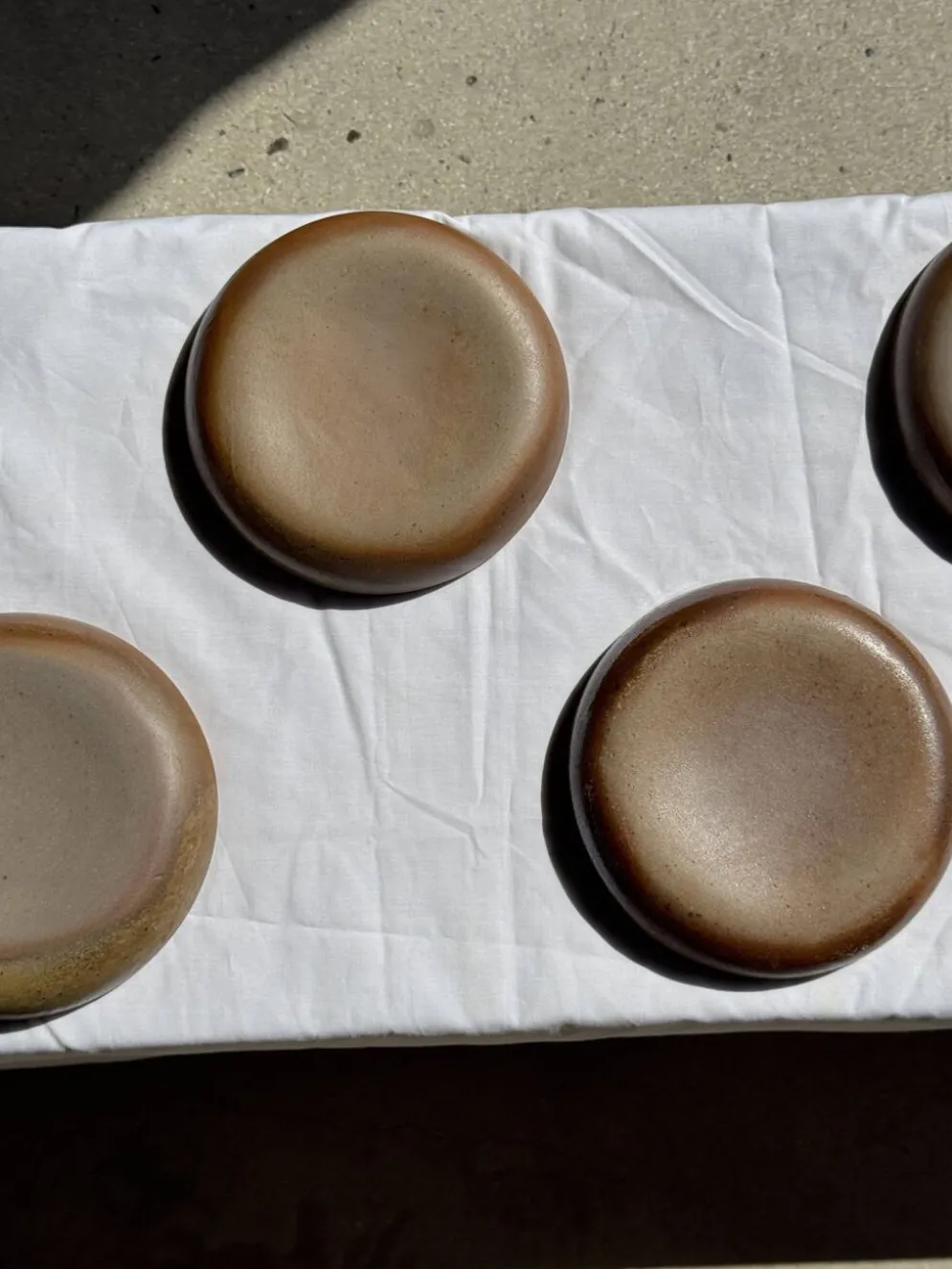 Lot de 6 assiettes creuses artisanales en céramique émaillée beige D19,5 H4