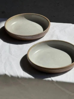 Lot de 6 assiettes creuses artisanales en céramique émaillée beige D19,5 H4