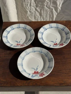 Lot de 3 assiettes creuses Digoin Sarreguemines bleues et fleurs roses D23