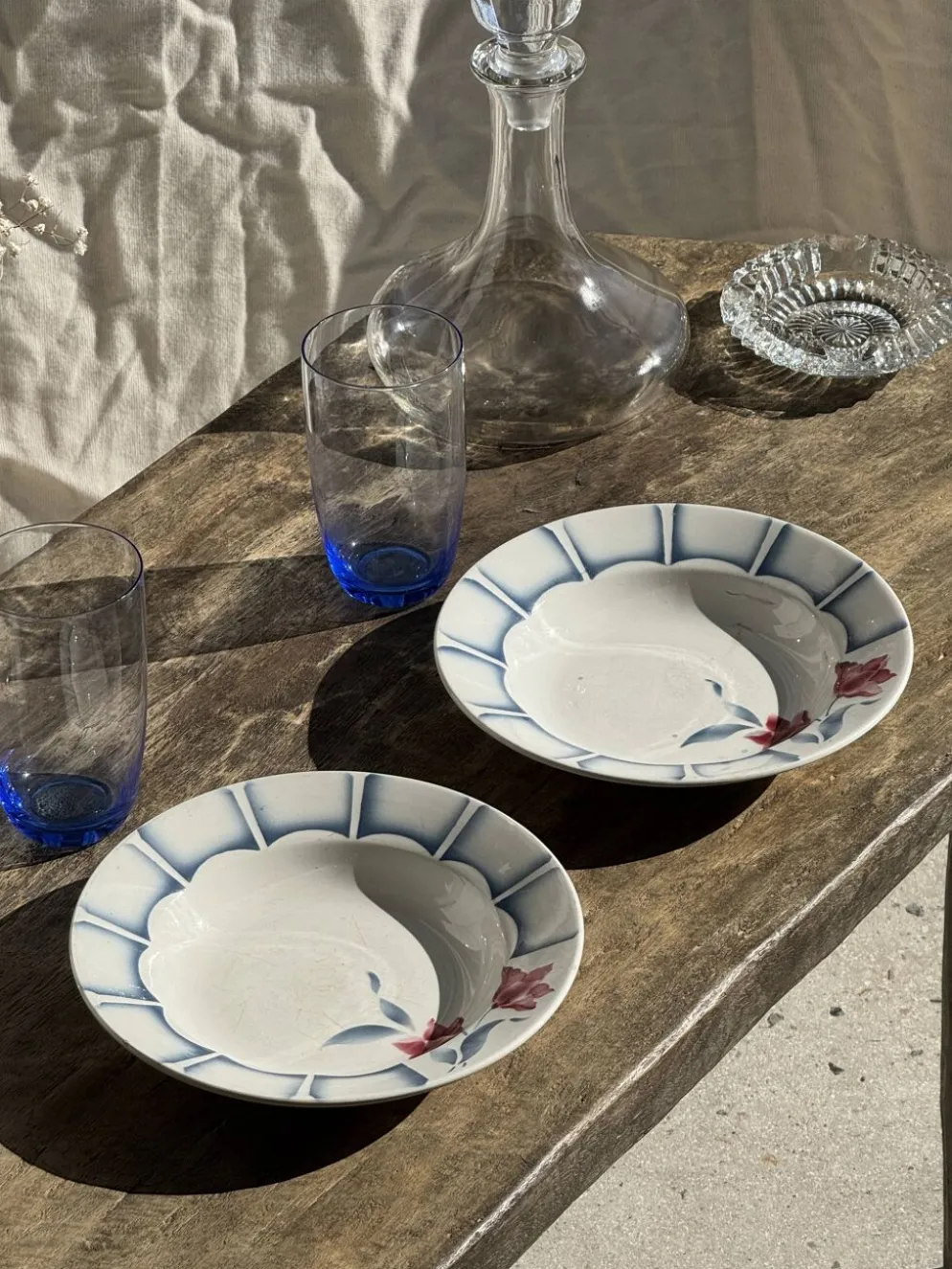 Lot de 3 assiettes creuses Digoin Sarreguemines bleues et fleurs roses D23