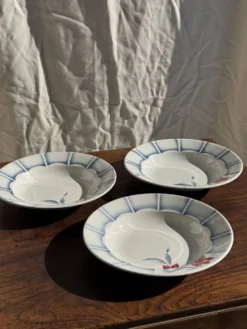 Lot de 3 assiettes creuses Digoin Sarreguemines bleues et fleurs roses D23