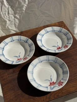 Lot de 3 assiettes creuses Digoin Sarreguemines bleues et fleurs roses D23