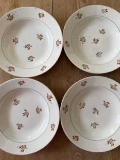 Lot de 4 assiettes creuses en céramique