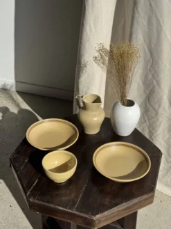 Lot de 2 assiettes creuses en grès liseré brun et marron D21,5