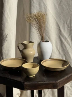 Lot de 2 assiettes creuses en grès liseré brun et marron D21,5