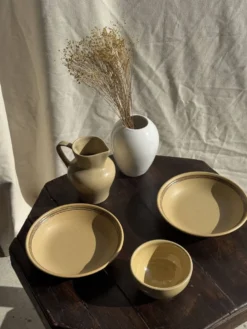 Lot de 2 assiettes creuses en grès liseré brun et marron D21,5