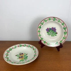 Lot de 2 assiettes creuses Sarreguemines opaque, 1875-1900