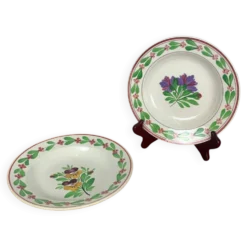 Lot de 2 assiettes creuses Sarreguemines opaque, 1875-1900