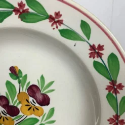 Lot de 2 assiettes creuses Sarreguemines opaque, 1875-1900
