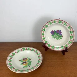 Lot de 2 assiettes creuses Sarreguemines opaque, 1875-1900