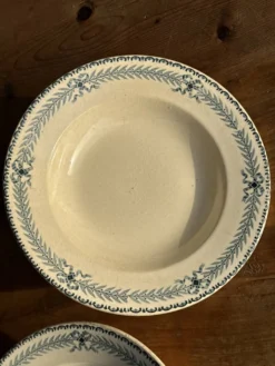 Lot de 4 assiettes creuses vintage en faïence décor bleu Boulenger & Cie D2