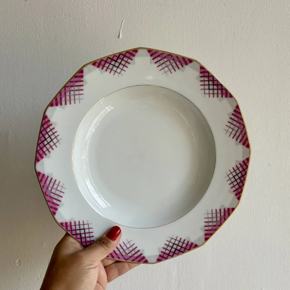Lot de 6 assiettes creuses vintage en porcelaine