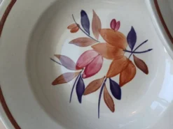 Lot de 12 assiettes creuses vintage motif bordeaux caramel