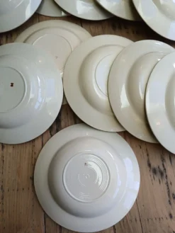 Lot de 12 assiettes creuses vintage motif bordeaux caramel