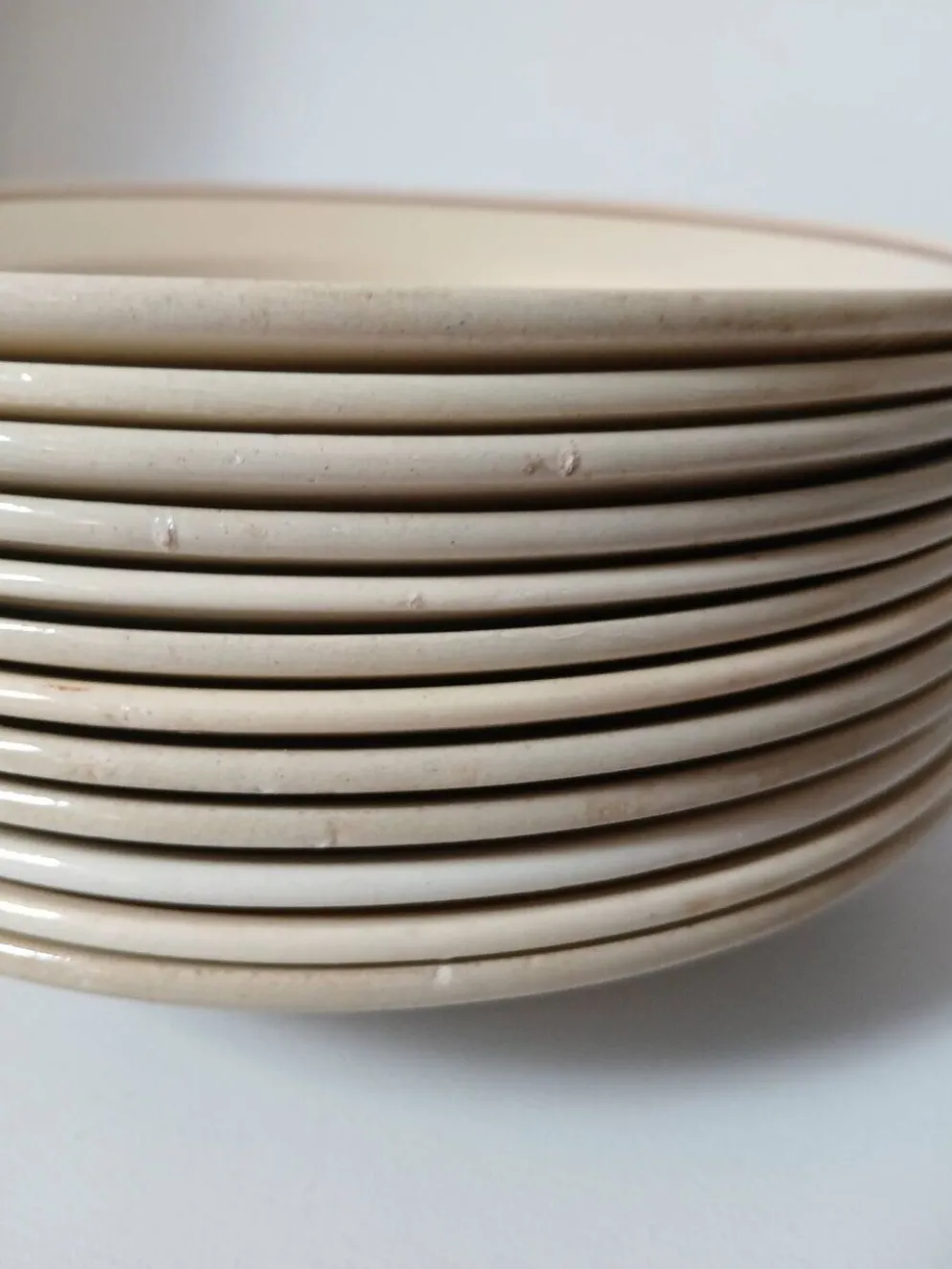 Lot de 12 assiettes creuses vintage motif bordeaux caramel