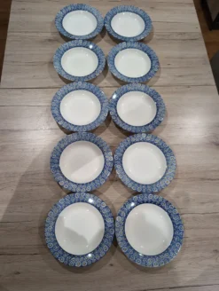 Lot de 10 assiettes creuses vintage en faïence
