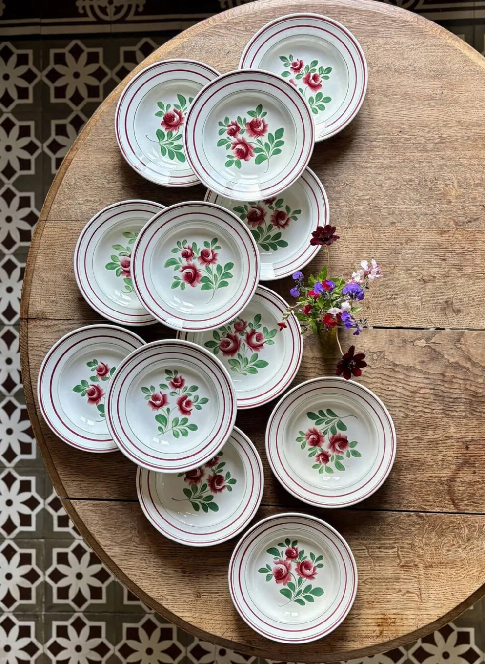 Lot de 12 assiettes creuses vintage - Les Roses -