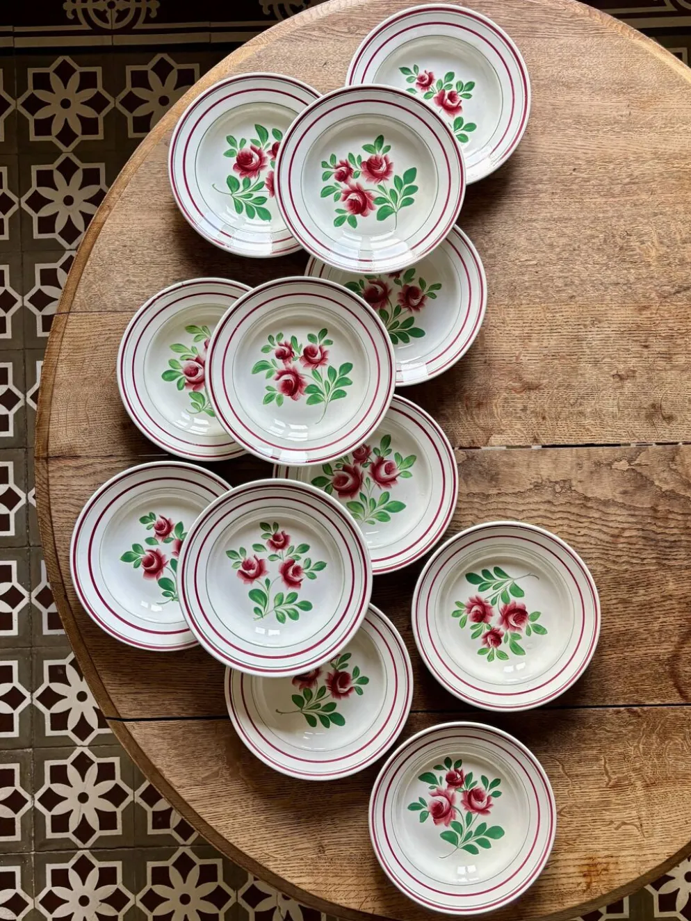 Lot de 12 assiettes creuses vintage - Les Roses -