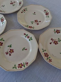 Lot de 6 assiettes à dessert anciennes de chez Moulin des loups en bon état