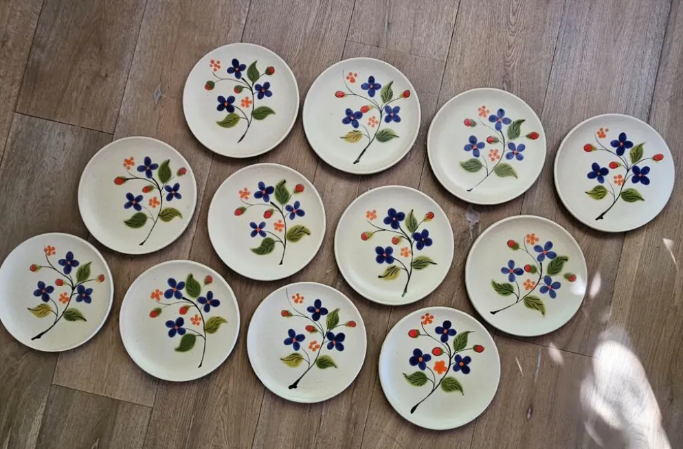 Lot de 12 assiettes à dessert en céramique de Poët Laval (Années 50)
