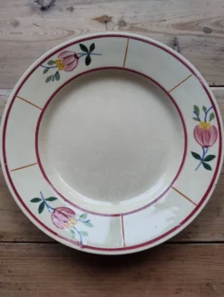 Lot de 7 assiettes à dessert vintage en faïence de Gien, modèle Jacqueline