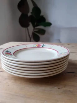 Lot de 7 assiettes à dessert vintage en faïence de Gien, modèle Jacqueline