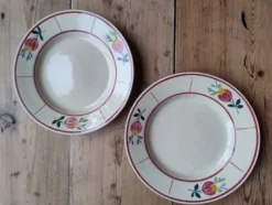 Lot de 7 assiettes à dessert vintage en faïence de Gien, modèle Jacqueline